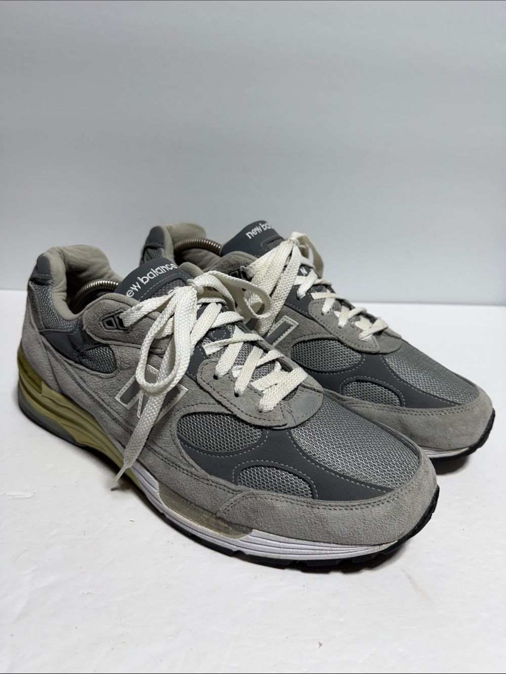 New Balance 922 Men's Gray Suede & Mesh Running Sneakers